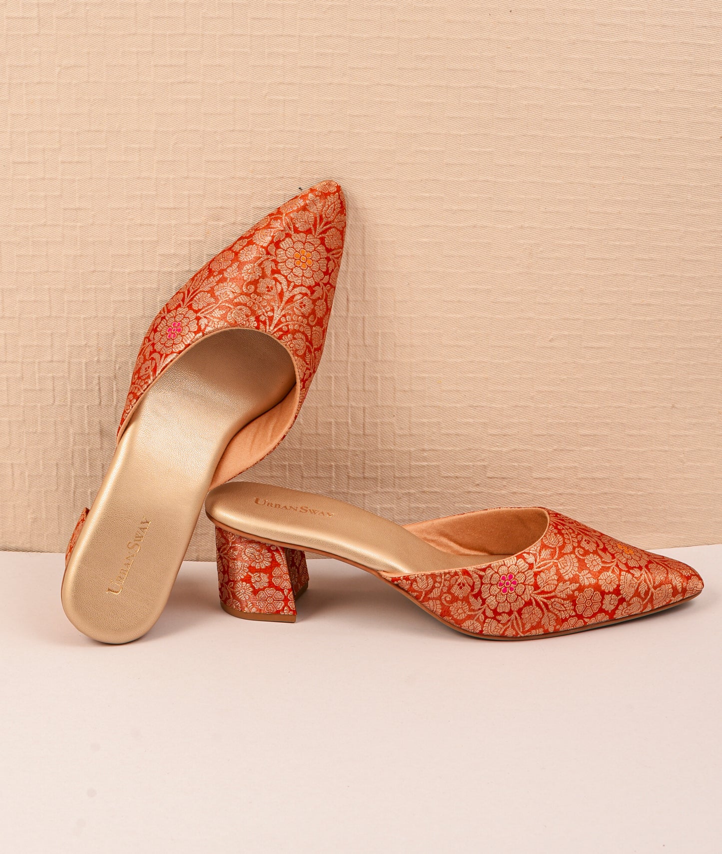 Kesri Mules